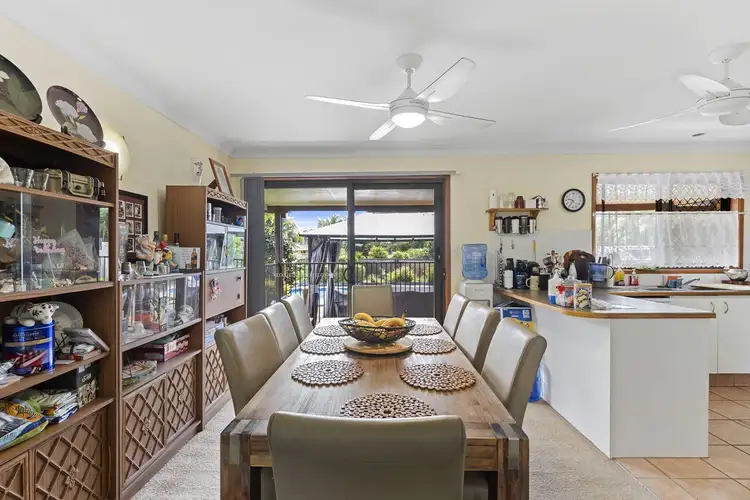 6 Coleto Crescent