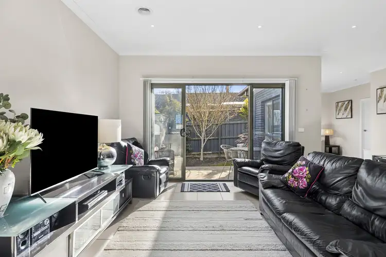 Sixth view of Homely unit listing, 2/33 Calthorpe Street, Gisborne VIC 3437