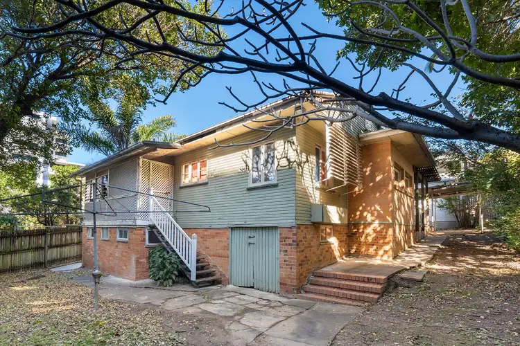 16 Earle Lane