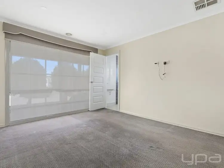 Fifth view of Homely house listing, 3 Bruthen Court, Brookfield VIC 3338