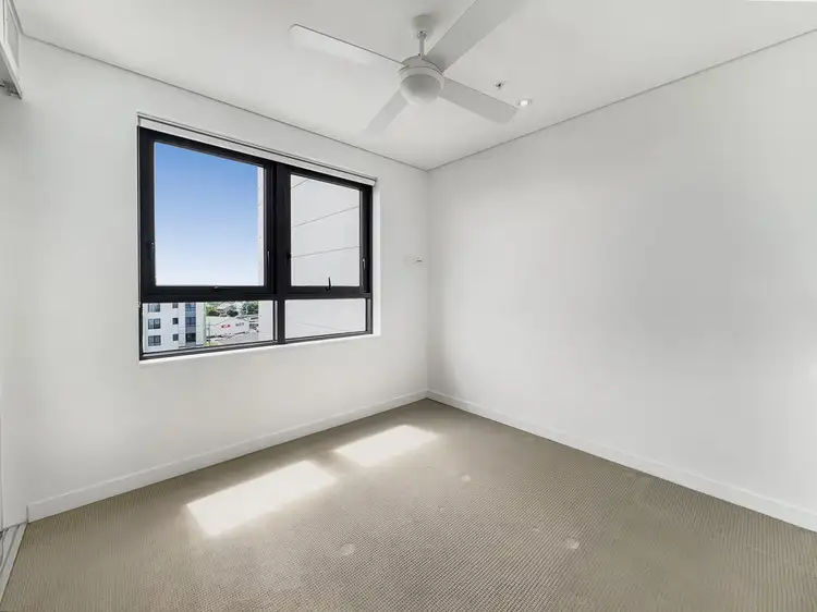 Fifth view of Homely apartment listing, L9/33 Remora Road, Hamilton QLD 4007