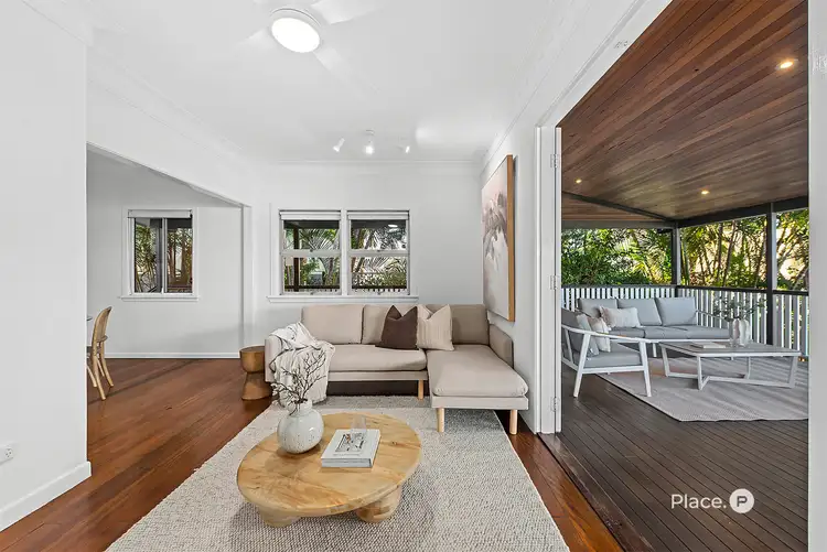 21 Houthem Street, Camp Hill QLD 4152