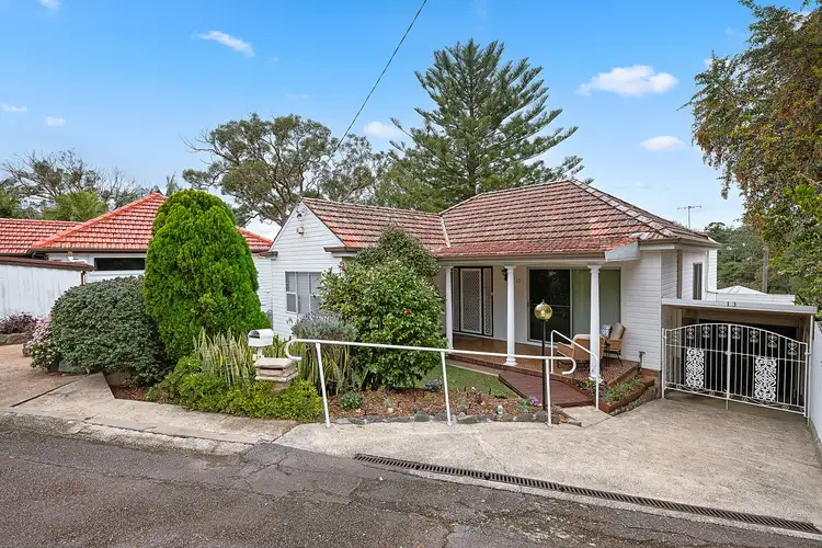 13 Gregory Parade, Kotara NSW 2289