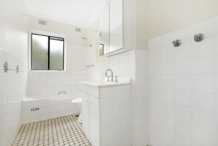 Fourth view of Homely apartment listing, 6/5 Alexander Street, Coogee NSW 2034