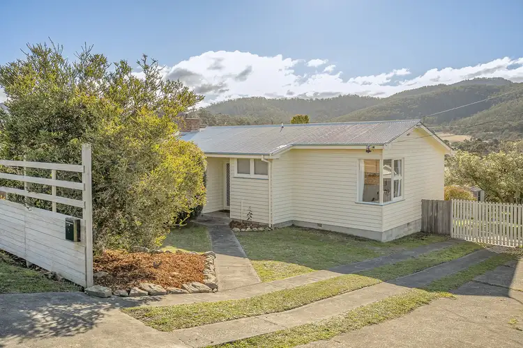 21 Waratah Road