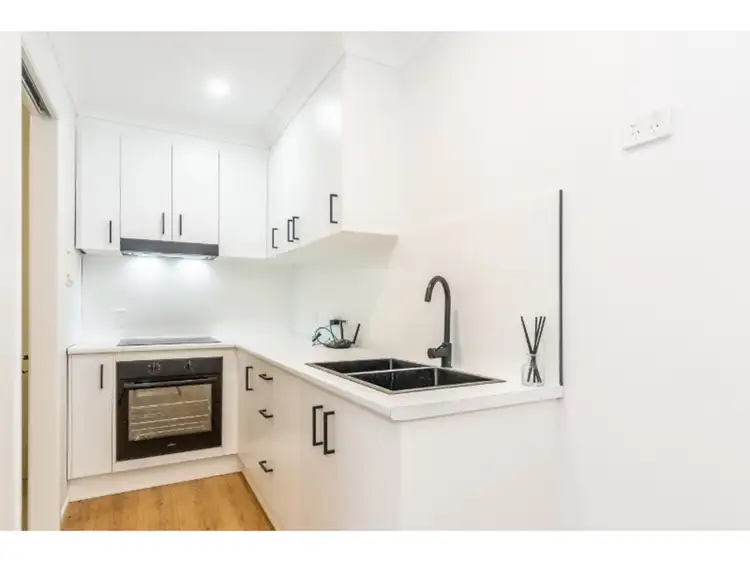 Main view of Homely unit listing, 2/31 Isobel Street, Clontarf QLD 4019