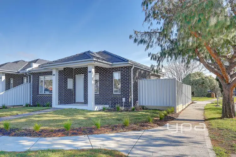 4 Prior Avenue, Gladstone Park VIC 3043