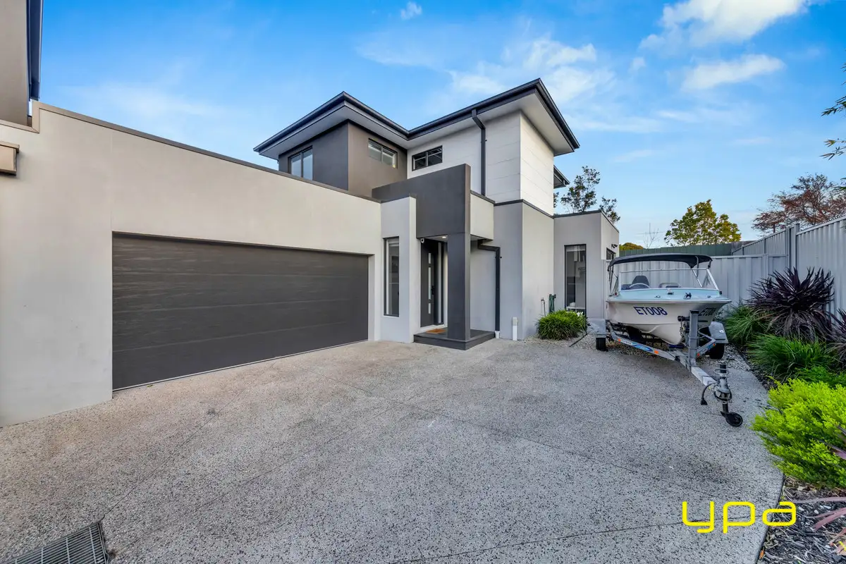 Main view of Homely townhouse listing, 2/76 Marklin Street, Cranbourne VIC 3977