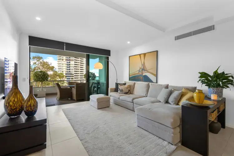 20A/28 Bayview Street, Runaway Bay QLD 4216