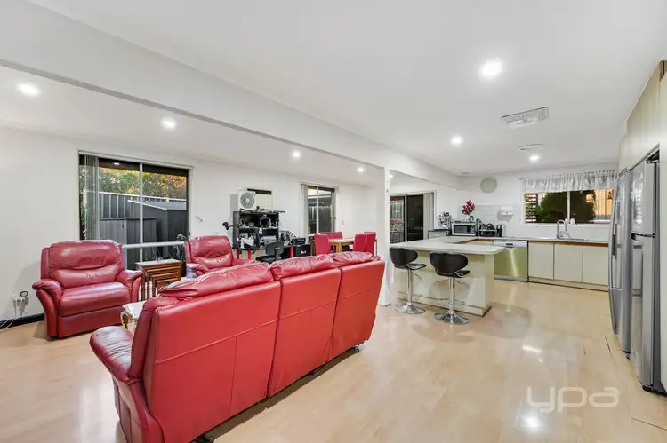 Fifth view of Homely house listing, 8 Heywood Crescent, Broadmeadows VIC 3047