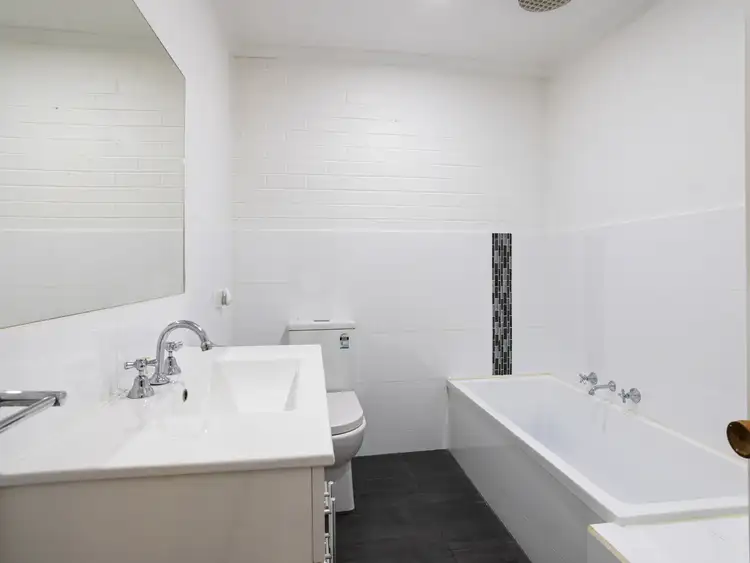 Fifth view of Homely townhouse listing, 8/4-8 Kenaud Avenue, Mount Eliza VIC 3930