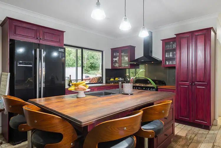 43 Rowe Lane, Cedar Creek QLD 4207