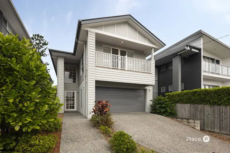 131 Macrossan Avenue, Norman Park QLD 4170