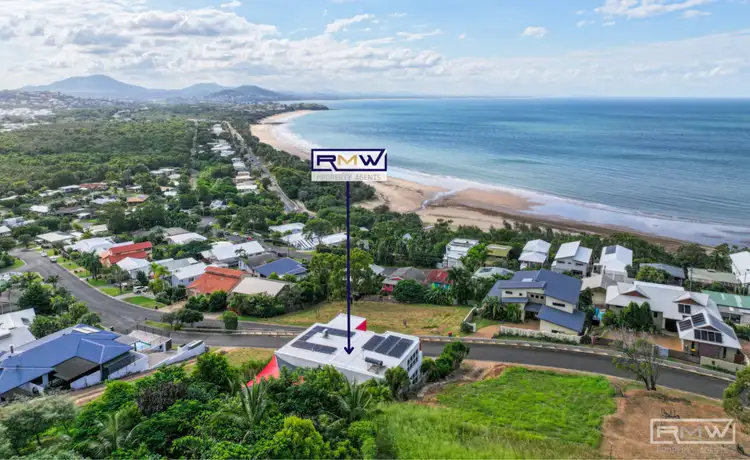 Second view of Homely house listing, 25 Bayview Drive, Lammermoor QLD 4703