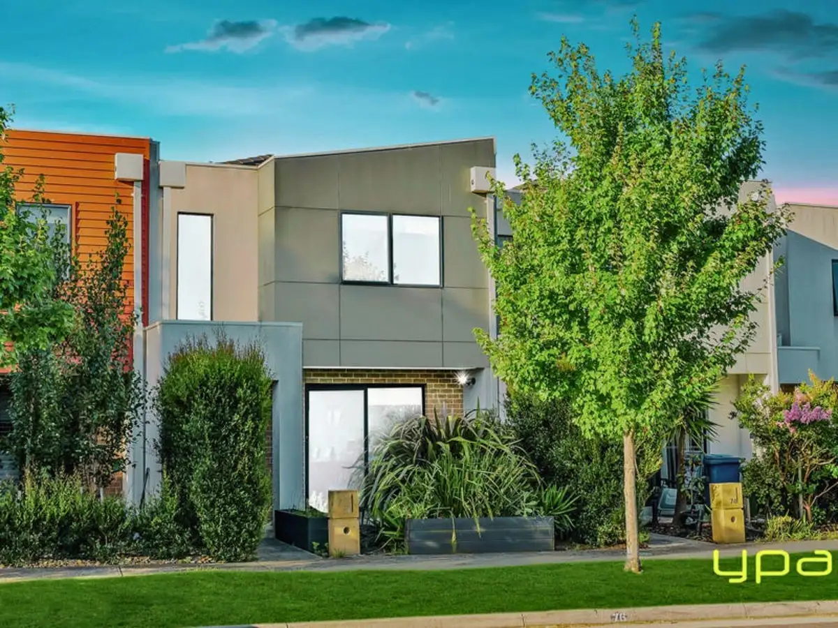 Main view of Homely townhouse listing, 76 Green Gully Road, Clyde VIC 3978