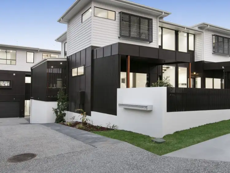 Main view of Homely townhouse listing, 2/40 Clara Street, Annerley QLD 4103