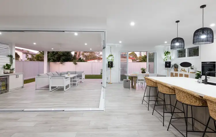 7 Clinton Avenue, Burleigh Waters QLD 4220