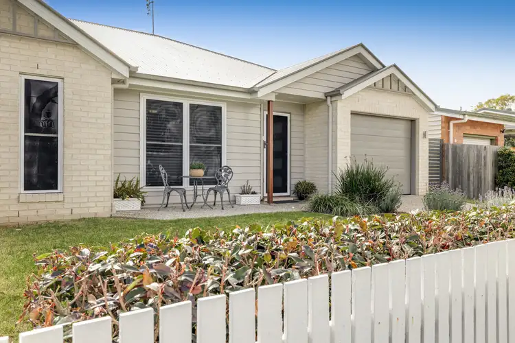 Main view of Homely unit listing, 1/1A Alford Street, Mount Lofty QLD 4350