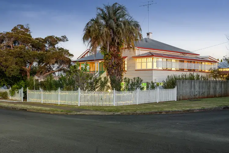 232 Campbell Street, Newtown QLD 4350