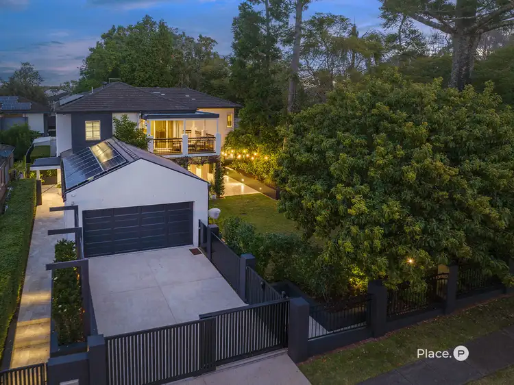 85 McIlwraith Avenue, Norman Park QLD 4170