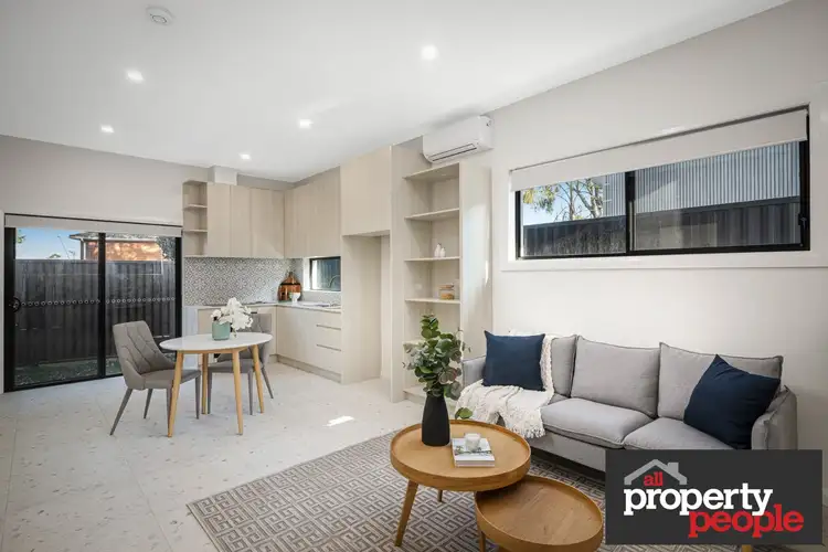 25B Templeton Crescent