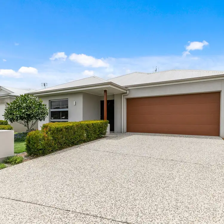33 Forest Pines Boulevard, Forest Glen QLD 4556
