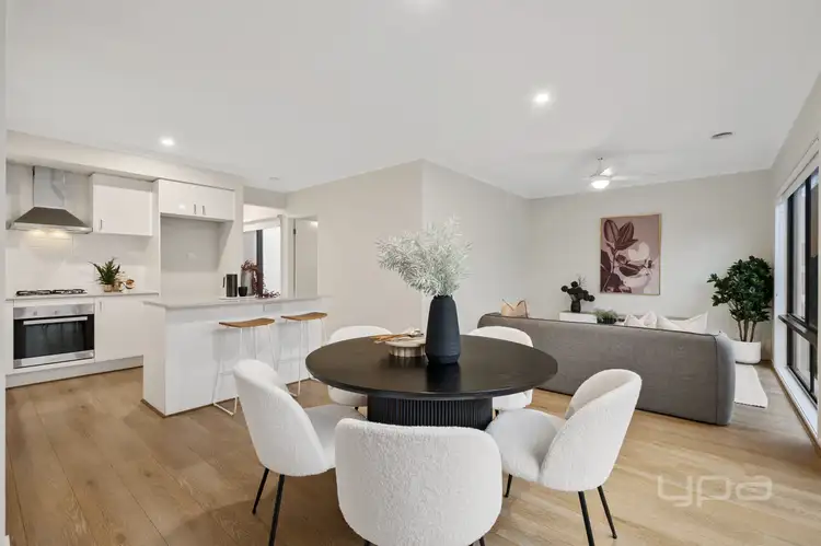 22 Donnington Walk, Thornhill Park VIC 3335