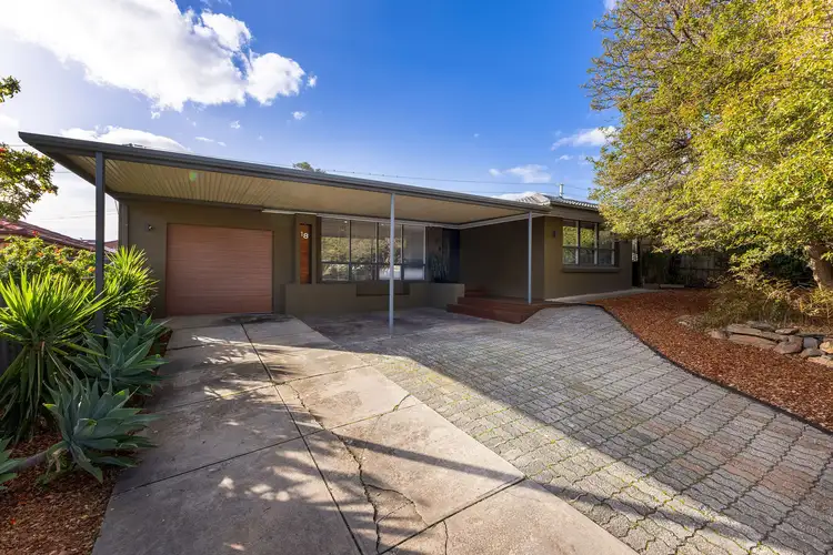 18 Abelia Avenue, Para Vista SA 5093