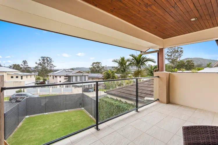 8 Long Island Drive, Windaroo QLD 4207