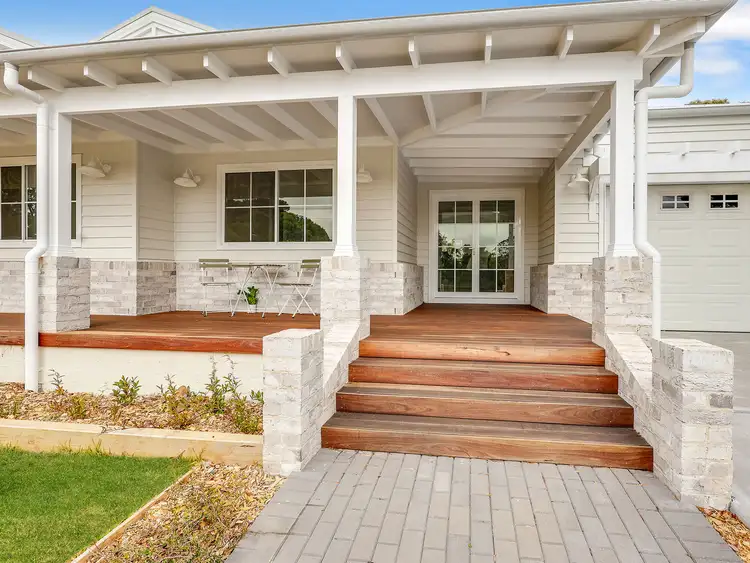 57 South Street, Robertson NSW 2577