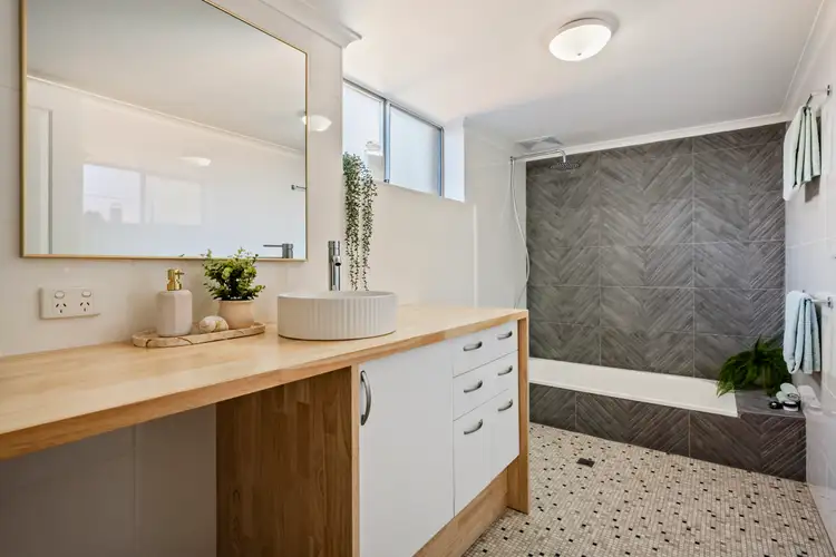 Fifth view of Homely unit listing, 1/13-15 Marine Parade, Redcliffe QLD 4020