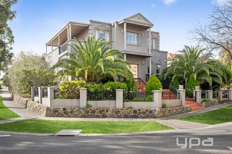 24 Hunter Avenue, Roxburgh Park VIC 3064