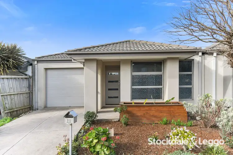 Main view of Homely house listing, 10 Kosciuszko Circuit, Clyde VIC 3978