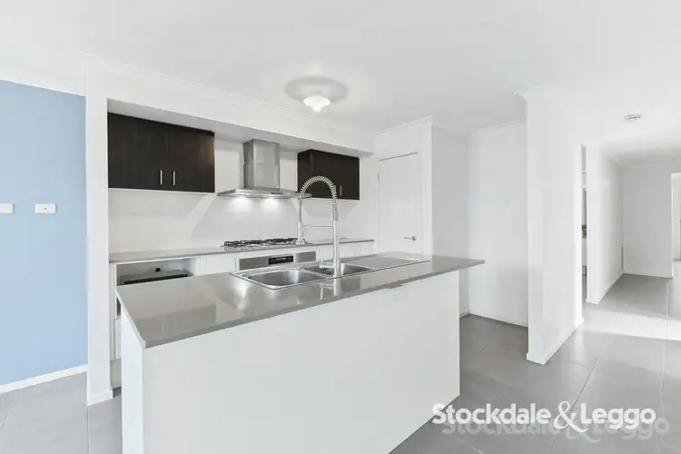 Fifth view of Homely house listing, 10 Kosciuszko Circuit, Clyde VIC 3978