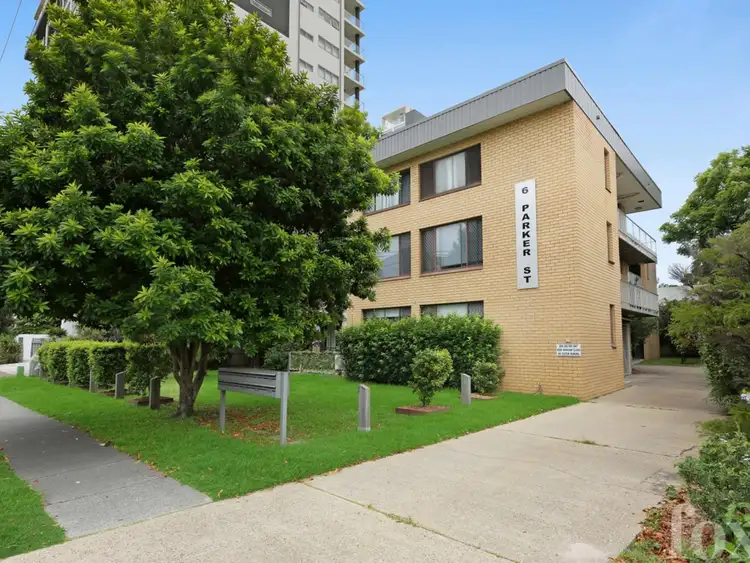 8/6 Parker Street, Labrador QLD 4215