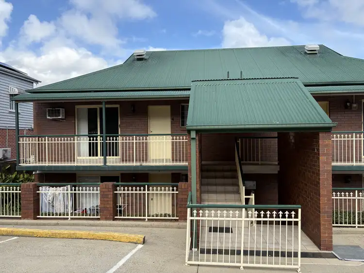 Main view of Homely unit listing, 4/9 Wooloowin Avenue, Wooloowin QLD 4030
