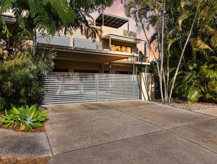1/19 King Street, Urangan QLD 4655