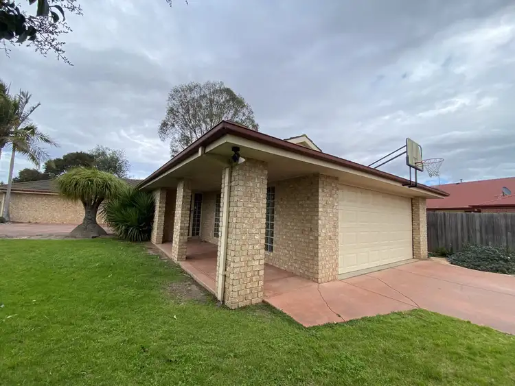16 Kingfisher Place, Sale VIC 3850