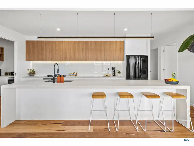 15 Harcombe Crescent, Torquay VIC 3228