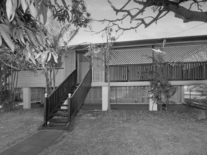 4 Echlin Street, West End QLD 4810