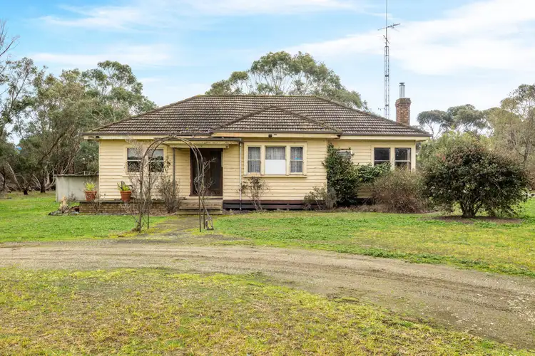 90 Broom Road, Lethbridge VIC 3332
