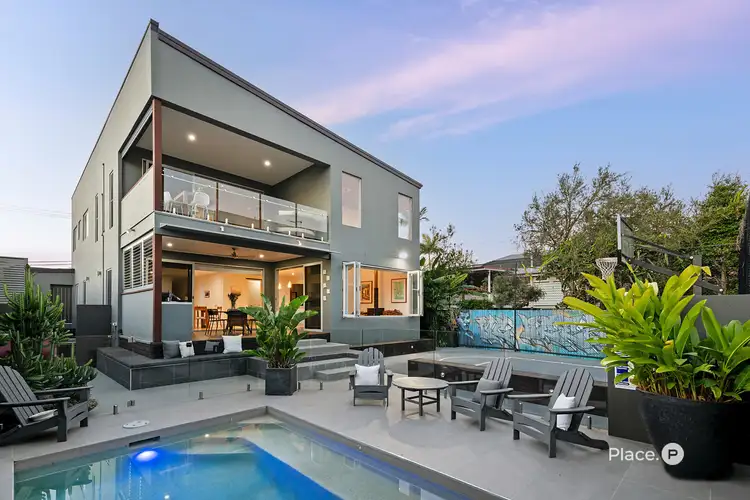 8 Mcdonald Street, Hawthorne QLD 4171