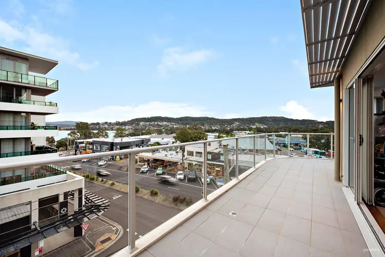 301/2 Howard Street, Warners Bay NSW 2282