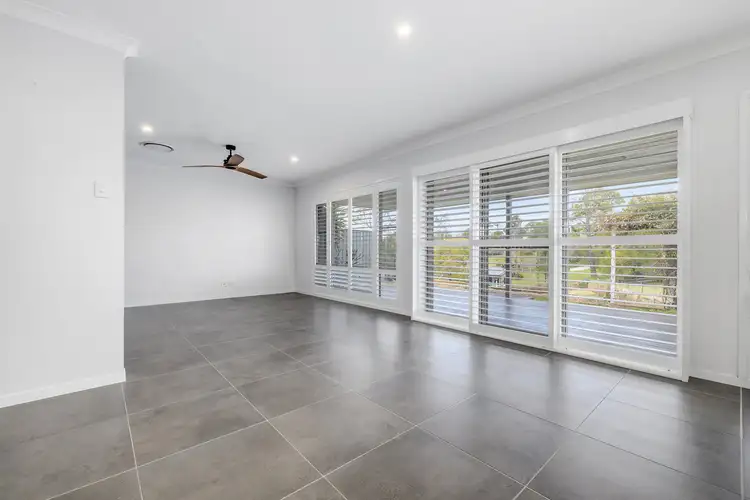 6 Kittyhawk Place