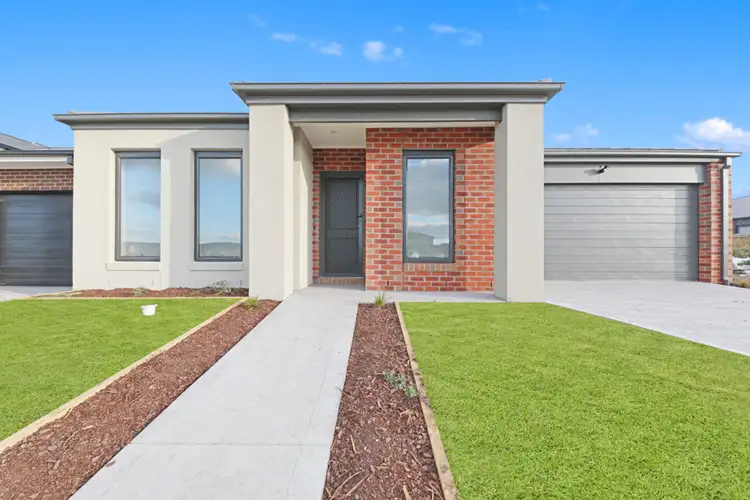 16 Belladonna Circuit, Wallan VIC 3756