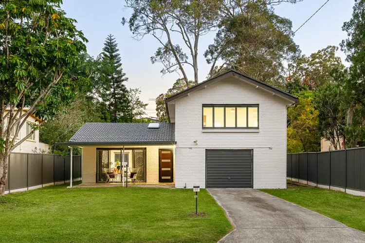 60 Moordale Street, Chapel Hill QLD 4069