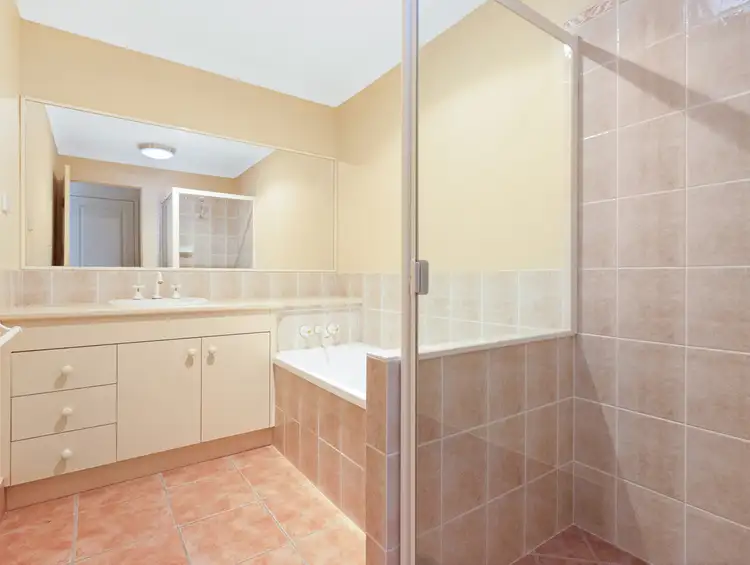 Fifth view of Homely unit listing, 2/3 Ladbroke Crescent, Urangan QLD 4655