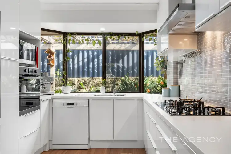 11 Buckingham Crescent, Kardinya WA 6163