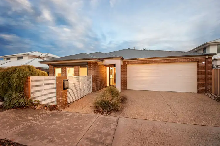 Second view of Homely house listing, 10 Clarendon Avenue, Wodonga VIC 3690