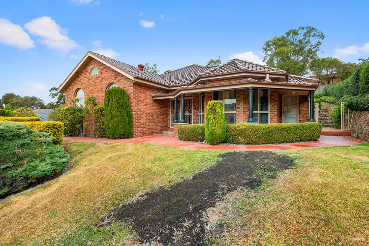 8 Staveley Court, Lakelands NSW 2282